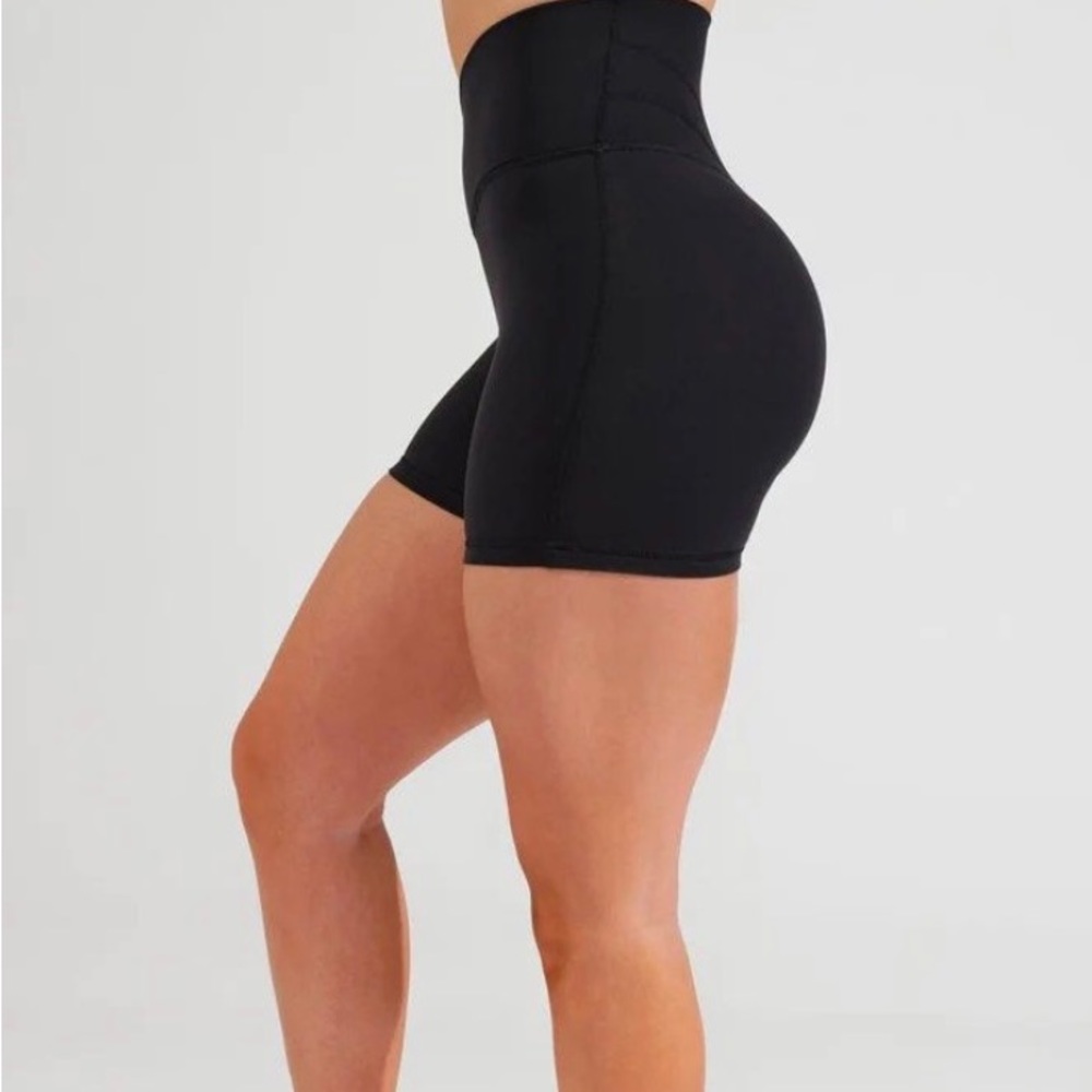 BuffBunny Siren Shorts 4”